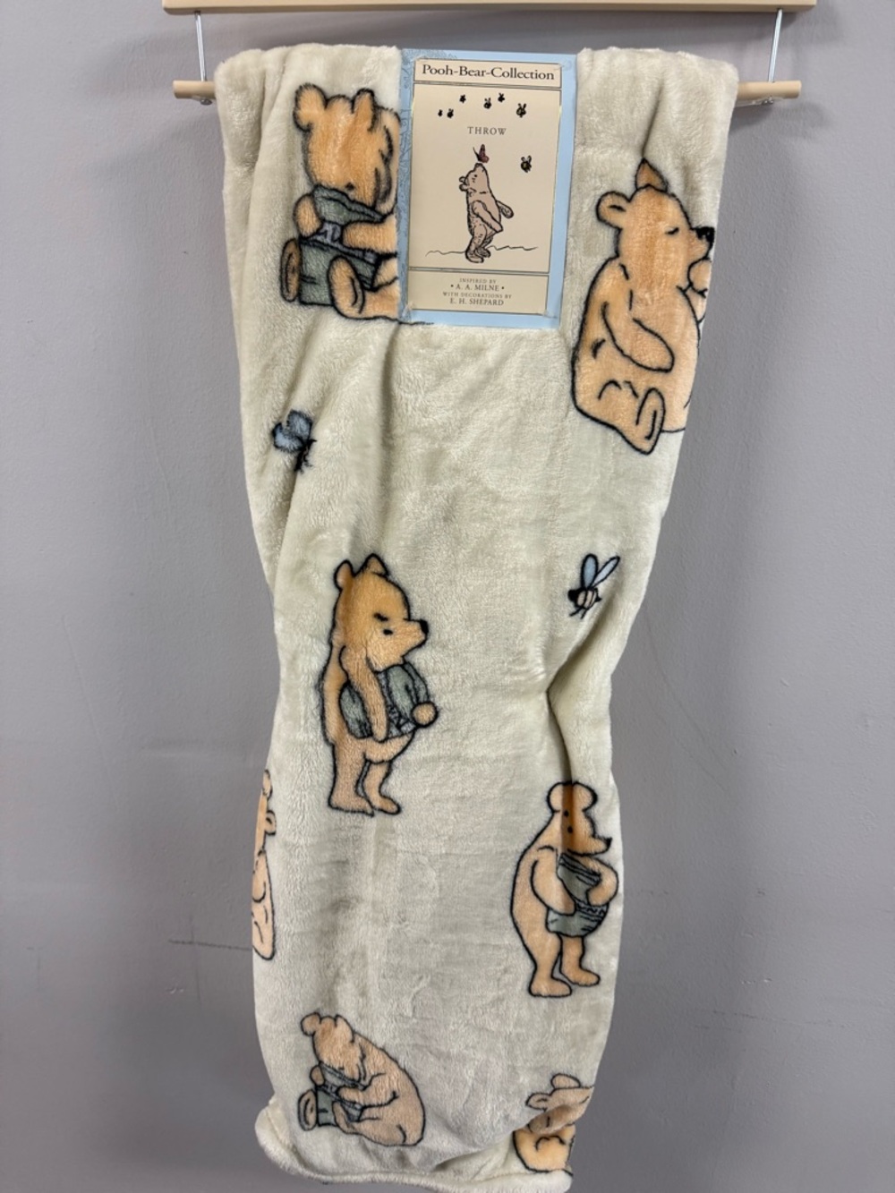 Cream Winnie the Pooh Plush Throw Blanket